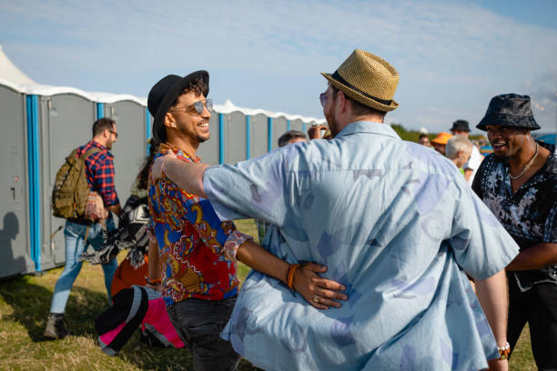 Best Portable toilet rental cost  in Elwood, NY